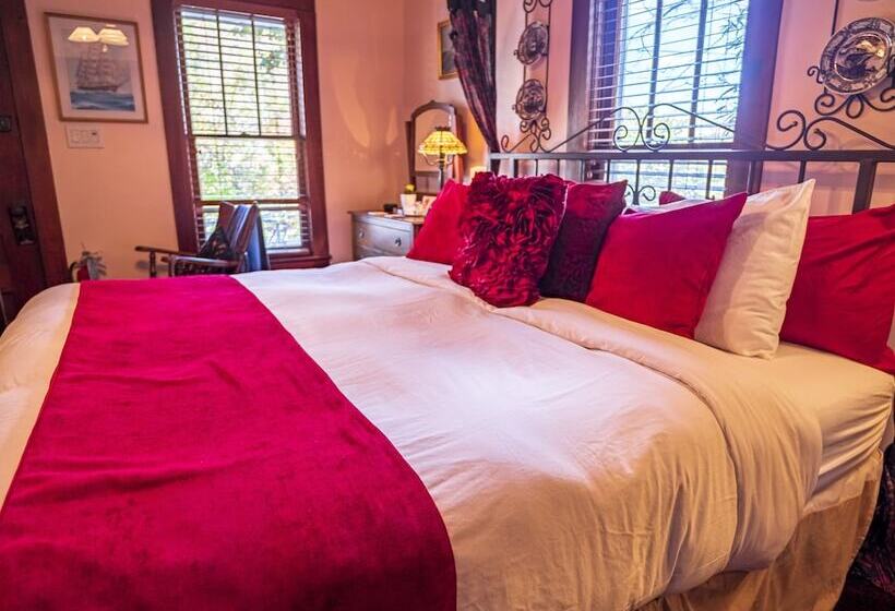 اتاق استاندارد, Cliff Cottage Inn