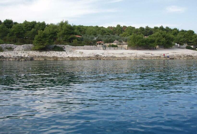 سوییت جونیور, Guest House Klaudija