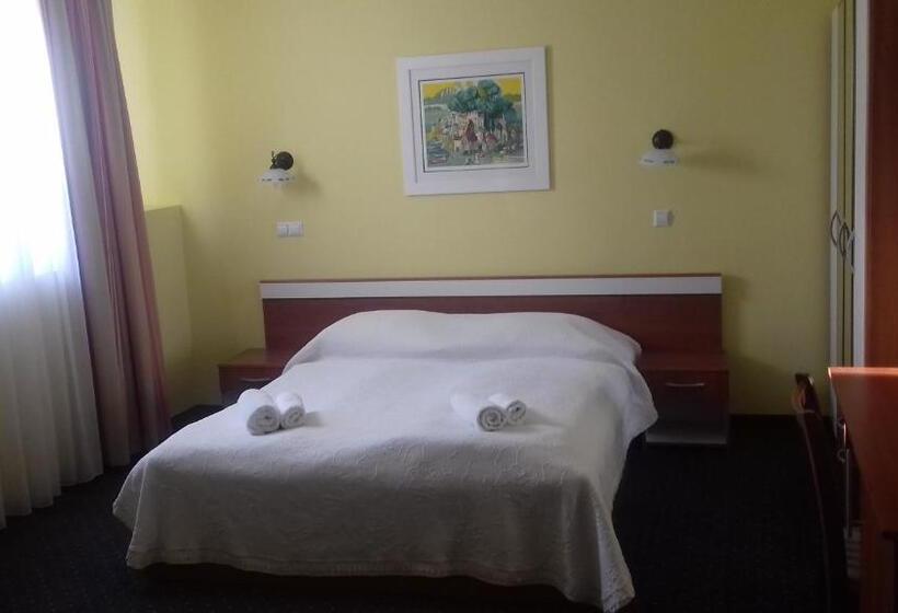 اتاق استاندارد سه نفره, Guest House Klaudija