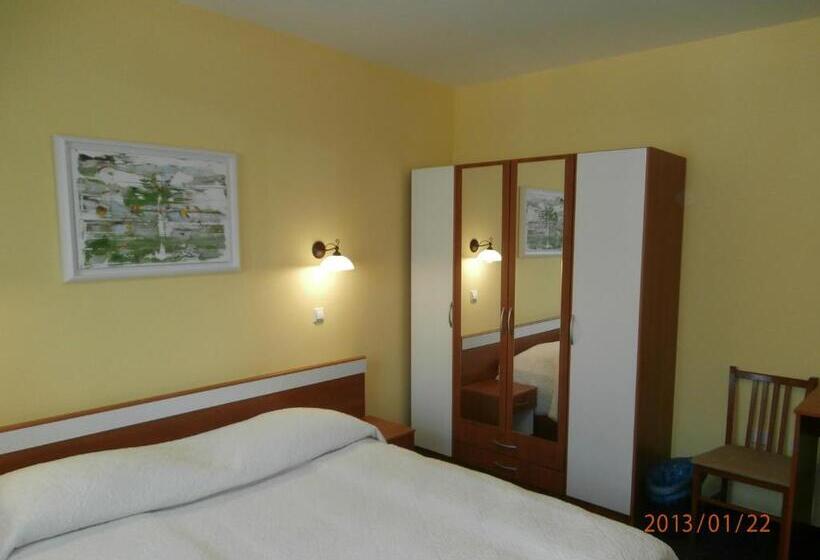 اتاق استاندارد سه نفره, Guest House Klaudija