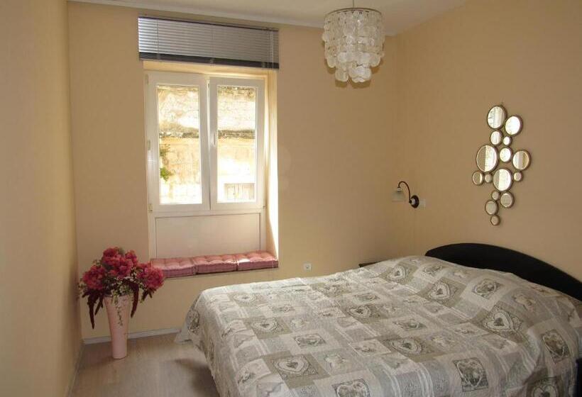 آپارتمان 1 خوابه, Guest House Klaudija