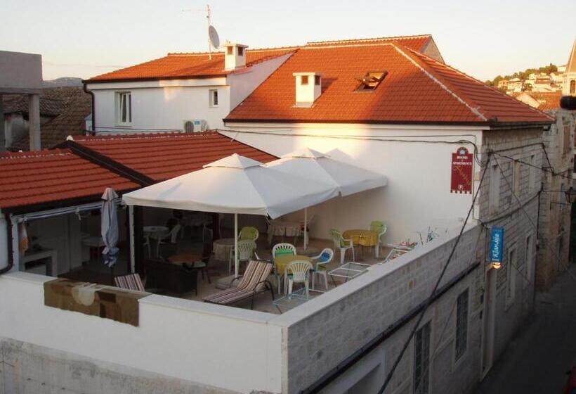 اتاق خانوادگی, Guest House Klaudija