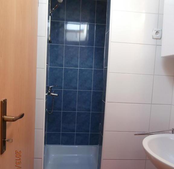 استودیوی استاندارد, Guest House Klaudija