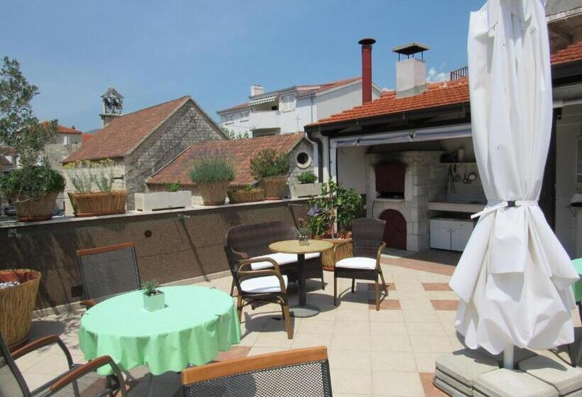 استودیوی استاندارد, Guest House Klaudija