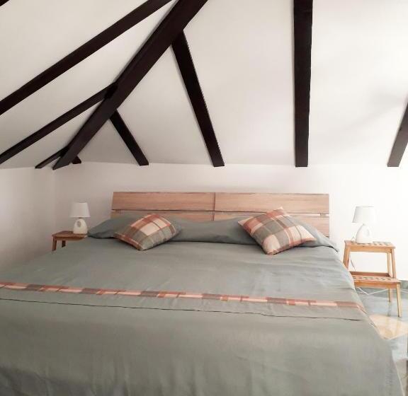 استودیوی استاندارد, Guest House Klaudija