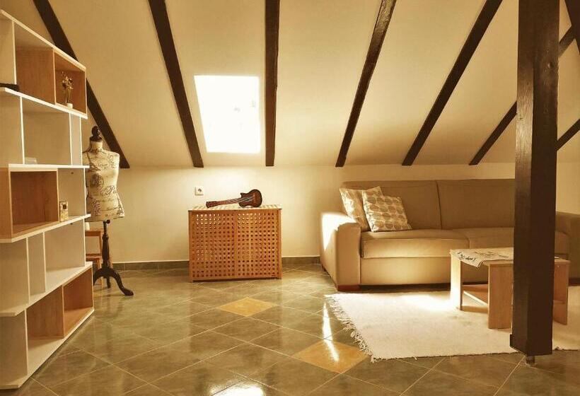 استودیوی استاندارد, Guest House Klaudija