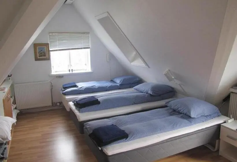 اتاق استاندارد چهارنفره با بالکن, Guesthouse Sharon Aarhus