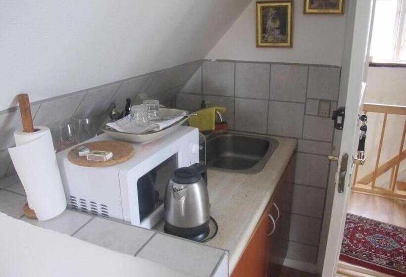 带阳台标准四人间, Guesthouse Sharon Aarhus