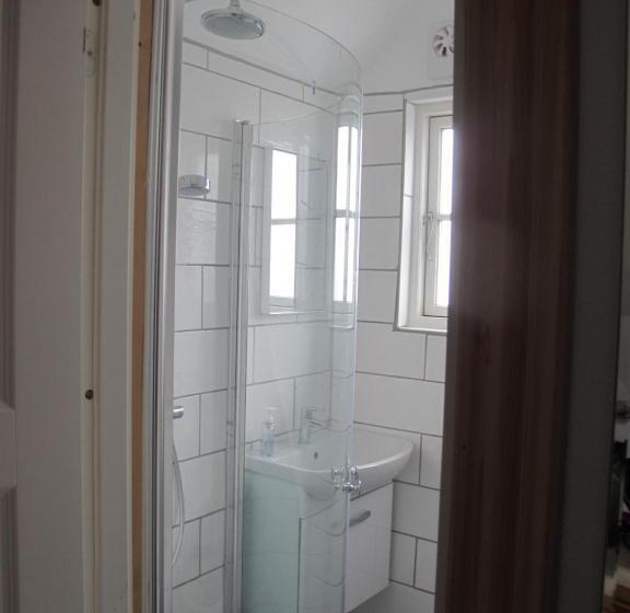 발코니가 있는 4인용 스탠다드 룸, Guesthouse Sharon Aarhus