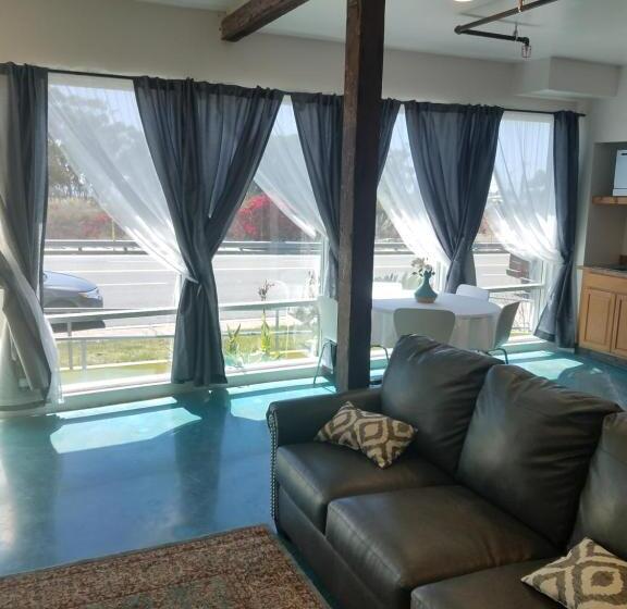 Апартаменты 1 Спальня, House Of Trestles   Hostel