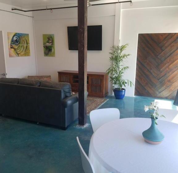 Апартаменты 1 Спальня, House Of Trestles   Hostel