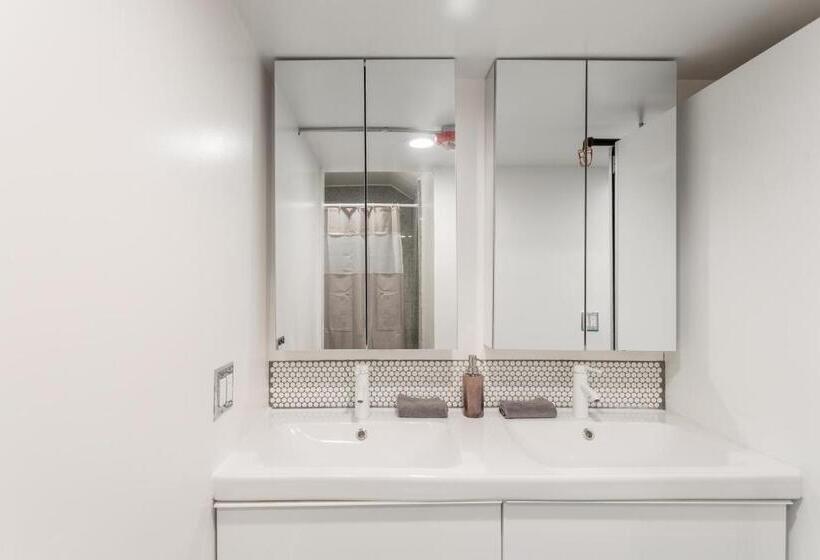 Люкс Superior, House Of Trestles   Hostel