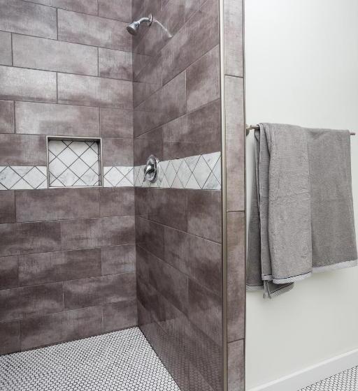 Полулюкс Повышенной Комфортности, House Of Trestles   Hostel