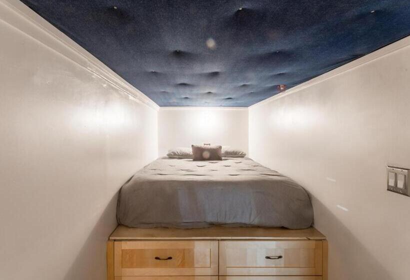 Люкс Superior, House Of Trestles   Hostel