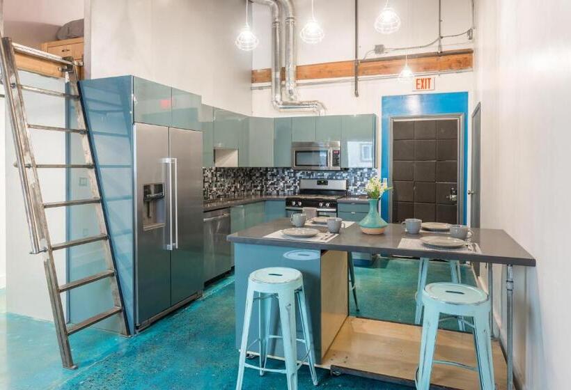 Люкс Superior, House Of Trestles   Hostel