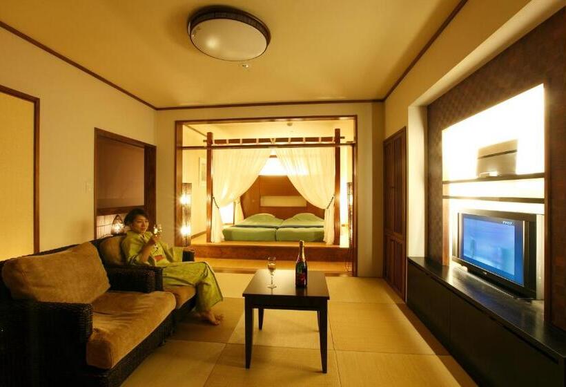 غرفة قياسية رباعية مطلة على البحر, Inatori Akao