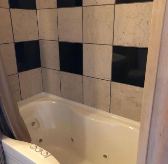 اتاق استاندارد, Red Lodge Inn