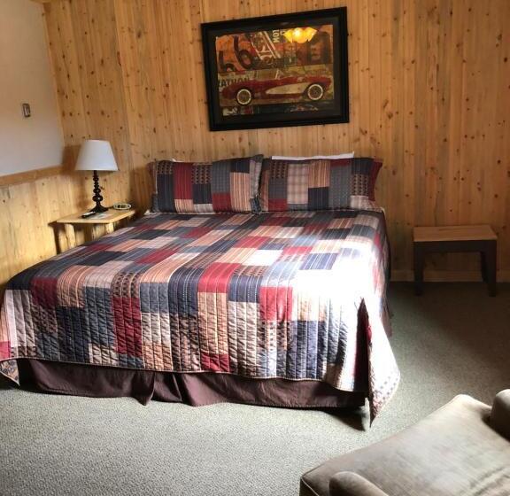 اتاق سوپریور خانوادگی, Red Lodge Inn