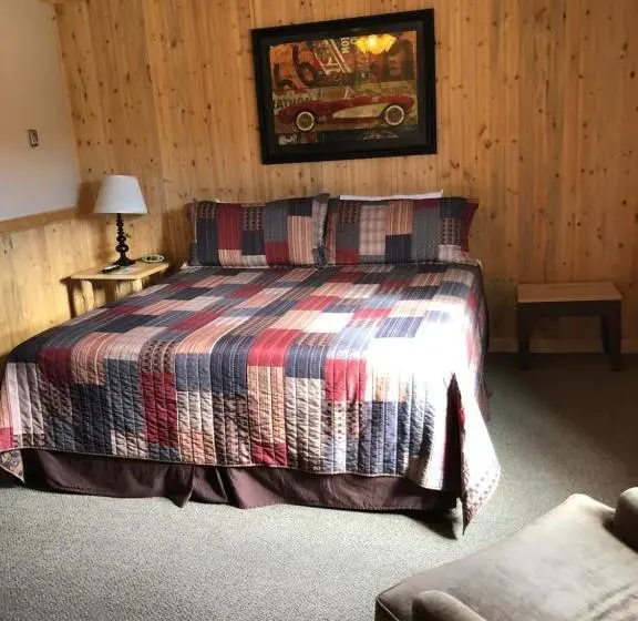 Superior-perhehuone, Red Lodge Inn