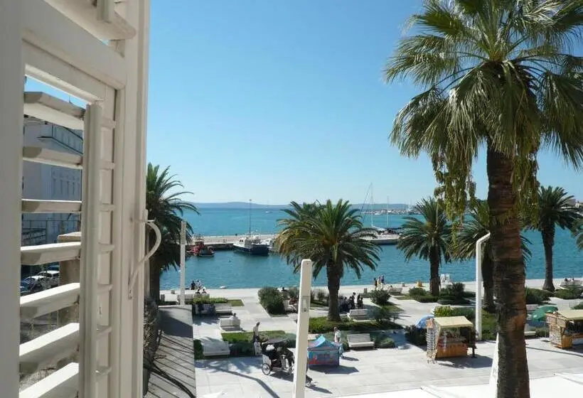 آپارتمان 1 خوابه با چشم‌انداز دریا, Riva Apartments