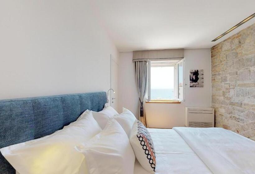 침실 2개 아파트, Riva Apartments