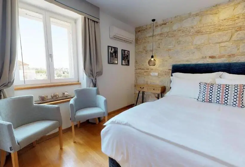 اتاق لوکس, Riva Apartments
