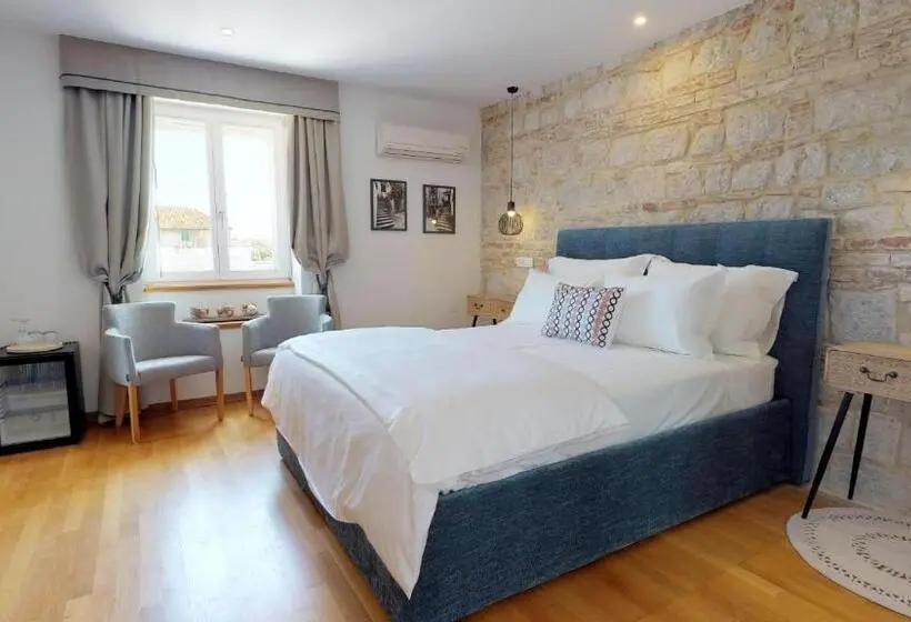 اتاق لوکس, Riva Apartments