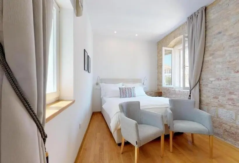 اتاق استاندارد, Riva Apartments