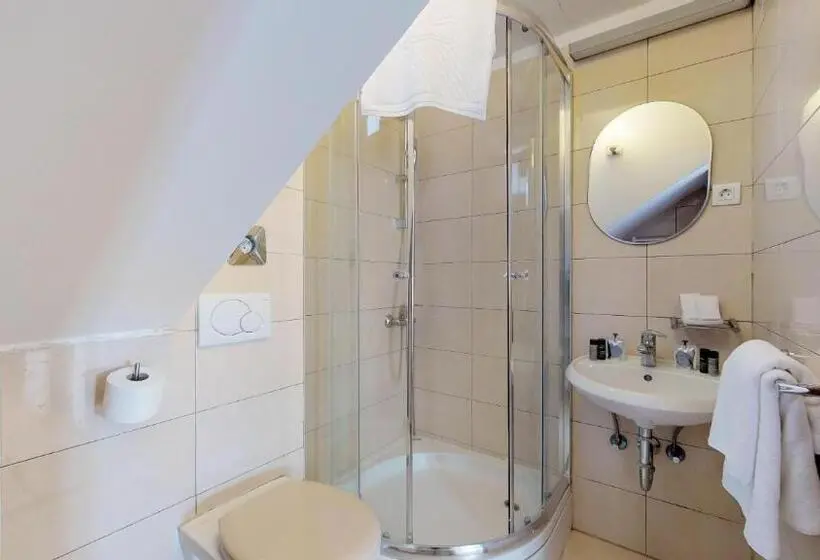 اتاق استاندارد, Riva Apartments