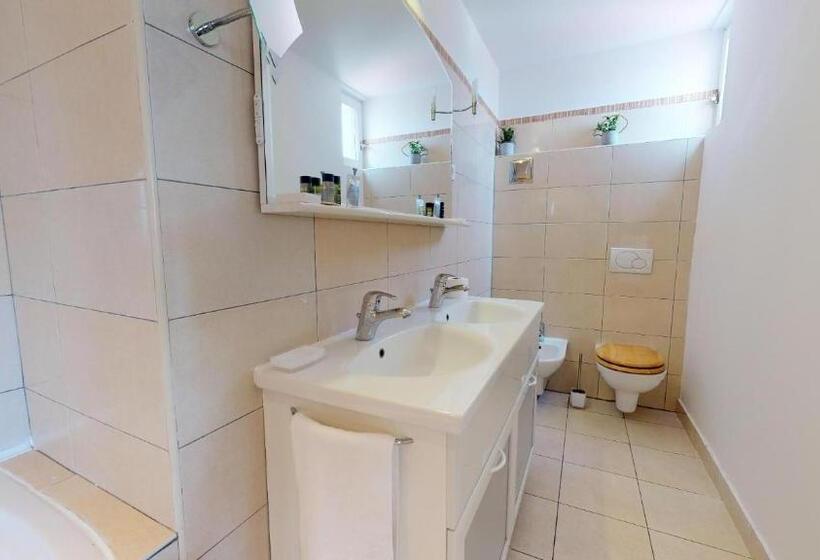 디럭스 룸, Riva Apartments