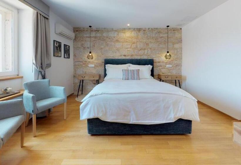 디럭스 룸, Riva Apartments