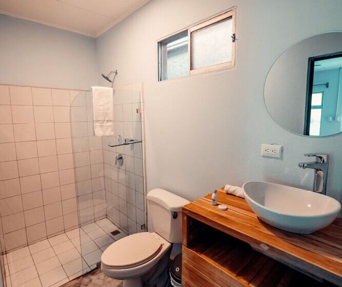 Номер Deluxe, Selina Jaco