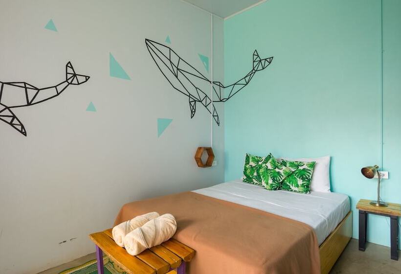 Семейный Номер, Selina Jaco