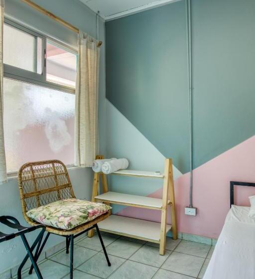 Номер Стандарт, Selina Jaco