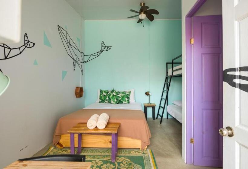 Семейный Номер, Selina Jaco