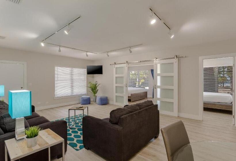 带大床的套房, Drift