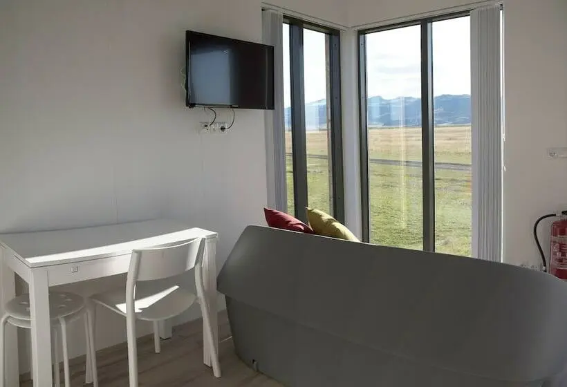 خانه 1 خوابه, Brú Guesthouse