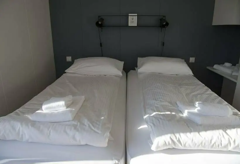 خانه 1 خوابه, Brú Guesthouse