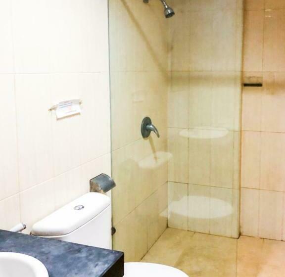 غرفة ديلوكس, Reddoorz At Hotel Gajah Mada Palu