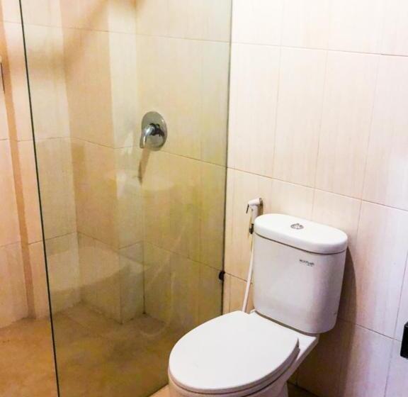 غرفة ديلوكس, Reddoorz At Hotel Gajah Mada Palu