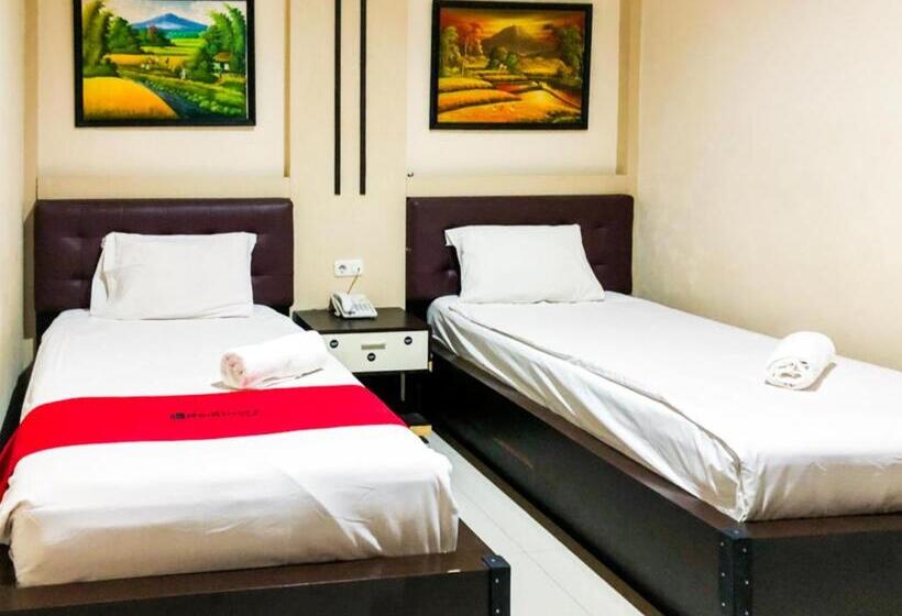 غرفة ديلوكس, Reddoorz At Hotel Gajah Mada Palu