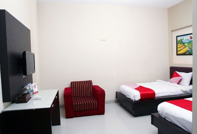 غرفة ديلوكس, Reddoorz At Hotel Gajah Mada Palu
