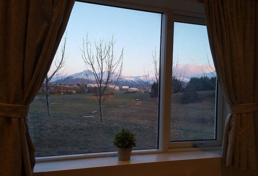 اتاق استاندارد با سرویس بهداشتی مشترک, House On The Hill