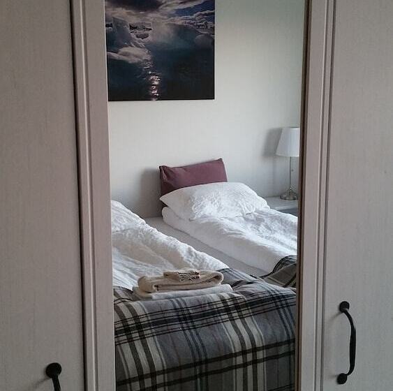 اتاق استاندارد با سرویس بهداشتی مشترک, House On The Hill