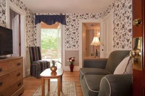 バルコニー付スイート, Inn At Ellis River