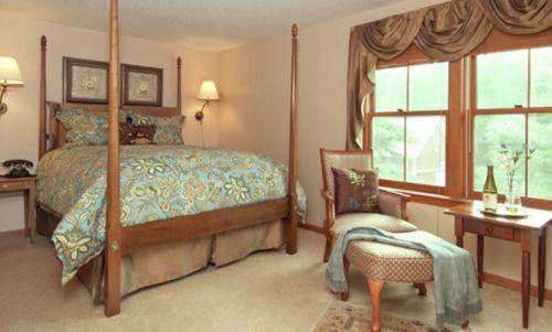 스탠다드 룸 풀장 전망, Inn At Ellis River