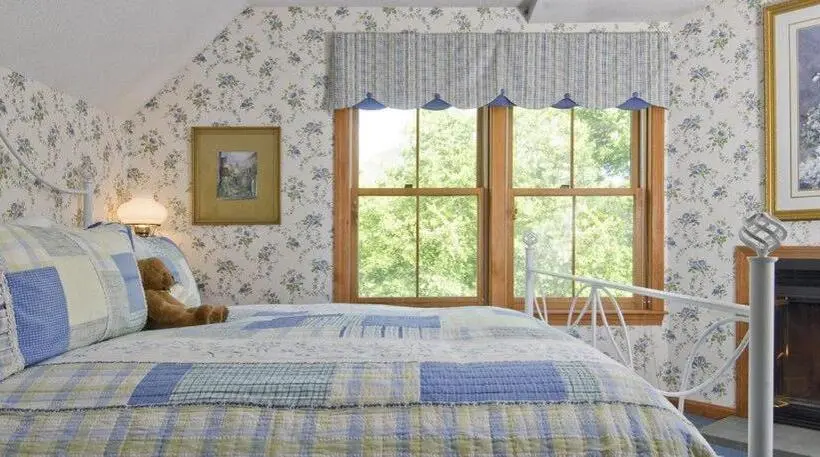 キングサイズベッドのスタンダードルーム, Inn At Ellis River