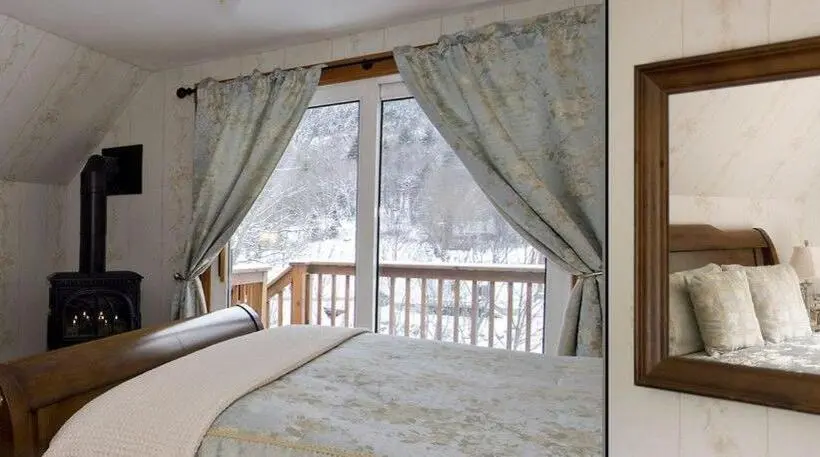 バルコニー付きスタンダードルーム, Inn At Ellis River