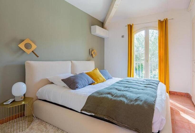 Номер Стандарт, Le Mas De Suzette