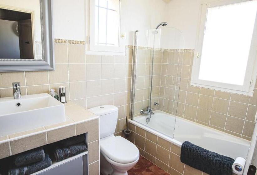 Номер Стандарт Трехместный, Le Mas De Suzette